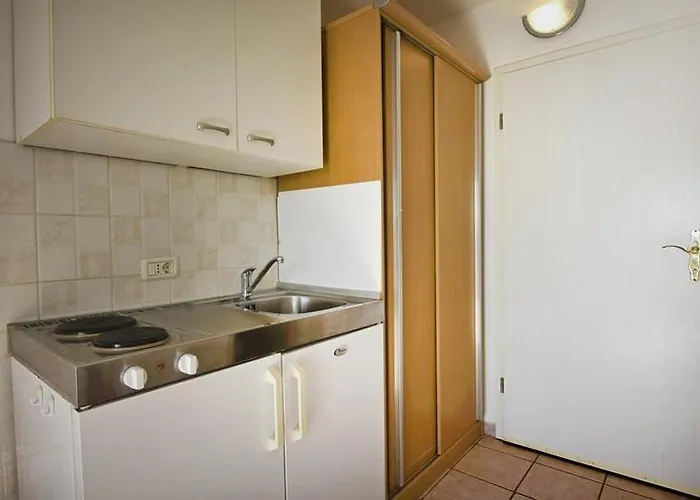 In With Sea View, Balcony, Air Conditioning, Wlan 819-6 *