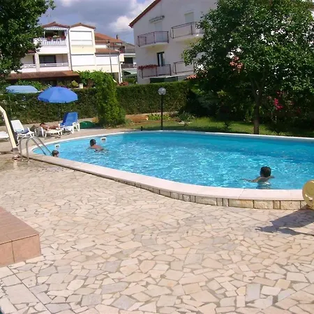 Apartment In With Sea View, Balcony, Air Conditioning, Wlan 819-6 Porec
